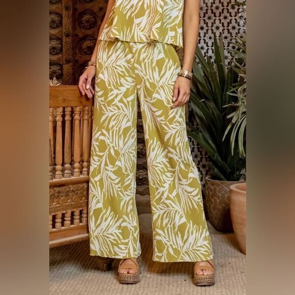 554. Leaf Print Plisse Dress Pants in Kiwi SET - Picture 2 of 4